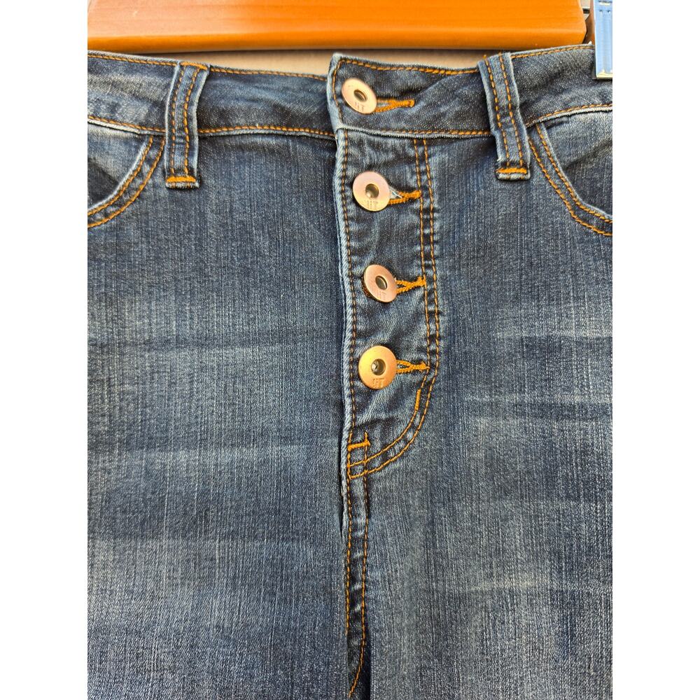 !iT Denim Helena High Rise Shorts Size 6 - Picture 2 of 8